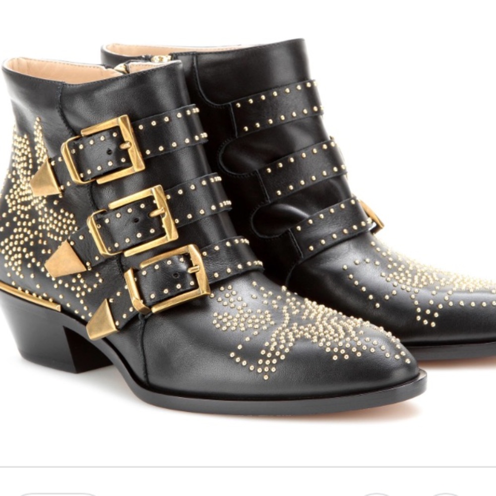 CHLOÉ Susanna short/ ankle boots with gold studs